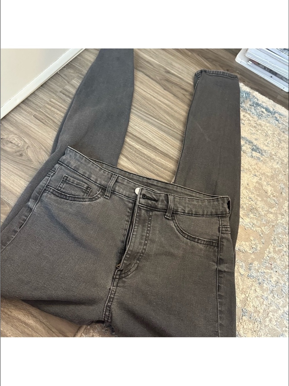 H&M Women's Skinny Jeans in Washed Black